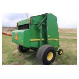 JD 568 Mega Wide round baler- net wrap & twine