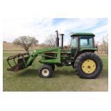 1979 JD 4440 ï¿½ 2wd, diesel, cab w/heat & AC