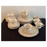 Royal China Warranted 22k Gold Duane China Set