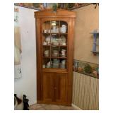 Corner Hutch
