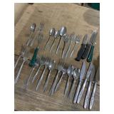 LOT: Vintage Silverware