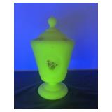 Fenton Vaseline Satin Daisies on Custard Candy Jar