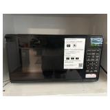 Digital .7 Cubic Foot 700 Watt Microwave Oven