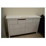 8 Drawer Dresser (1 drawer damaged)