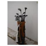Golf Bag Full of Clubs (Titeleist)