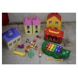 Pepa Pig Figures / Houses (smoke damage)