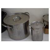 2 Stainless Pots w/ Lids