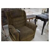 Power Lift Recliner (works)(smoke damage)