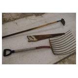 Pitchfork / Saw / Hoe (smoke damage)