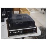 Panasonis SD-15 AM/FM Music Center (powers on)