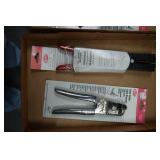 Nail Hole Punch / Notcher