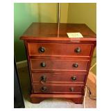 Small chest of drawers (4)