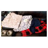 4 blankets and throws