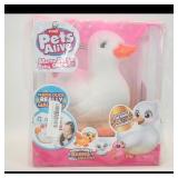 Zuru Pets Alive Mama Duck & Baby Surprise
