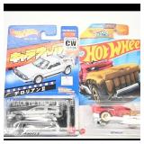 Hot Wheels DeLorean II & Hotweiler Set