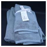 Set of 2 Hand Towels and 2 Bath Mats