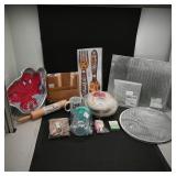 Assortment of Kitchen Items (lot)