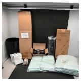 Assortment of Bathroom Items (6)
