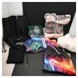 Assortment of Clothing & Sleepwear (7)