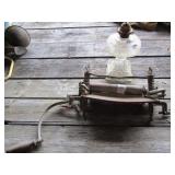 VINTAGE WASHING MACHINE WRINGLER, OIL LAMP