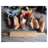 4000 FORD TOY PARTS TRACTOE, WOOD SHOE MOLDS,