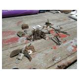 VINTAGE KEYS & PAD LOCKS