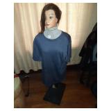 VINTAGE WOMAN SSTORE MANNIQUIN