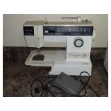 SINGER ELECTRIC CONTROL SEWING MACHINE MODLE 4582