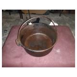 LARGE ANTIQUE 12" CAST IRON PAN FRYER W/ HANDLE