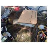 ANTQUE WOODEN SCHOOL HOUSE DESK