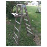 VINTAGE WOODEN STEP LADDER