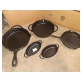 5 PIONEER WOMAN CAST IRON SKILLETS