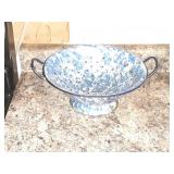 ANTIQUE BLUE & WHITE SWIRL GRANITE WARE STRAINER