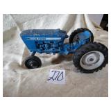 4600 FORD TRACTOR W/ BROKEN PARTS