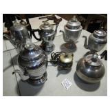 4 VINTAGE PERCULATORS COFFEE POTS; 3 VINTAGE