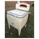 MAYTAG SQ. TUB WRINGER WASHING MACHINE W/