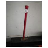 8 LB SLEDGE W/ FIBERGLASS HANDLE