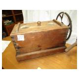 PRIMITIVE DOVE TAIL BOX BUTTER CHURN W/ TRIPLE