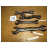 4- IHC WRENCHES  -P1183, 890, G3525 ,1326-F