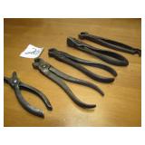 4- VINTAGE CAST IRON HOG RINGERS, PAT DATES1800'S