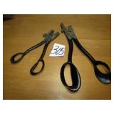 2- PAIRS BUTTON HOLE CLOTH SCISSORS