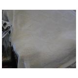 ANTIQUE WHITE HOBNAIL CHENILLE BEDSPREAD