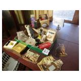 BIG LOT CAT DECOR ; CAT POST CARDS