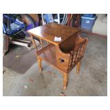 LAMP TABLE W/ MAGAZINE RACK