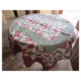 MACHINE SEWN CHRISTMAS QUILT