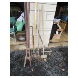 LONG HANDLE GARDEN TOOLS
