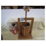 16' SMALL WOOD FRUIT PRESS