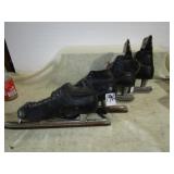 2 ICE SKATES , ADULT SIZE