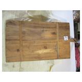WOODEN BREAD BOARD W/ HANDLE 161/2' X31'
