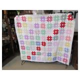 VINTAGE H S MY SISTER'S CHOICE QUILT 62' X 68'